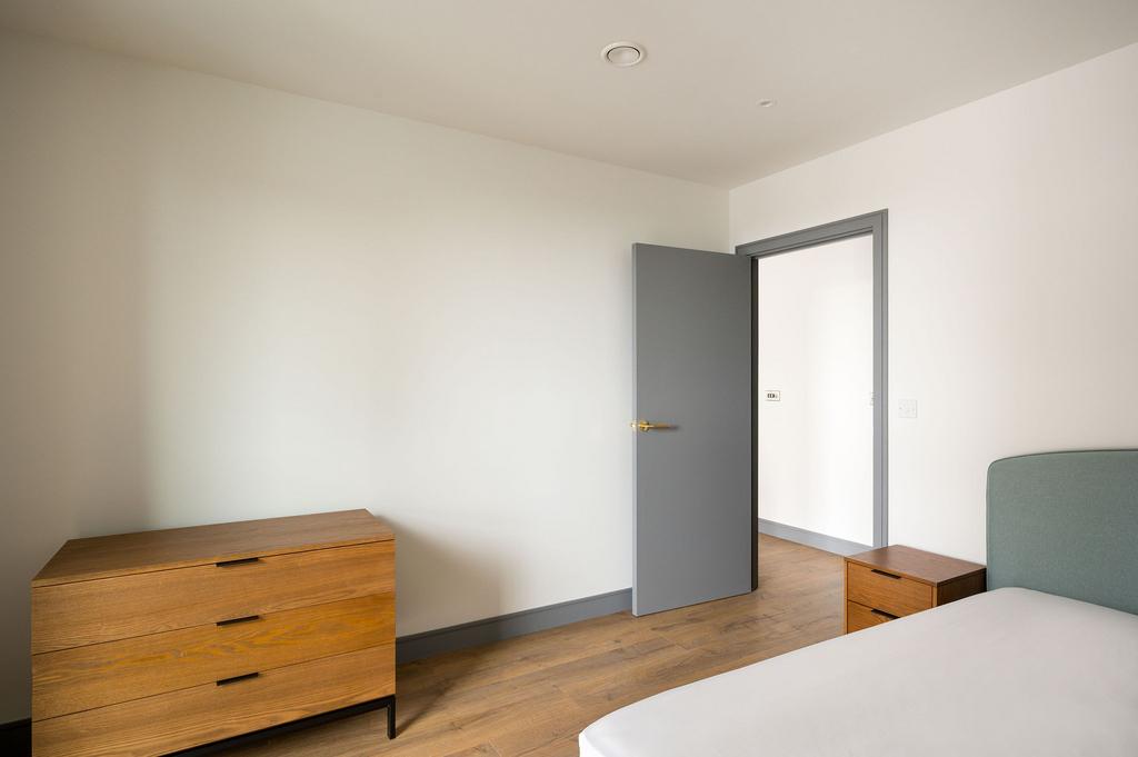 Apartment in Tottenham Hale - More