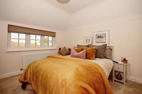 4 bedroom detached house for sale, Augustus Close, Nuneaton CV11