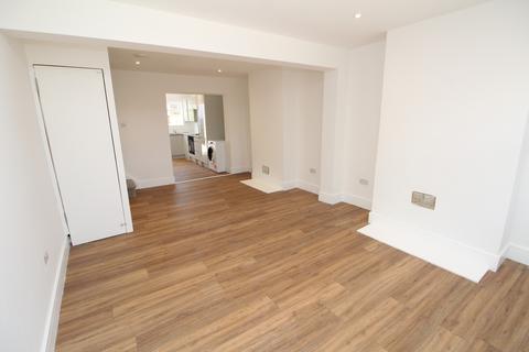 2 bedroom end of terrace house to rent, Old Dover Road, Blackheath SE3