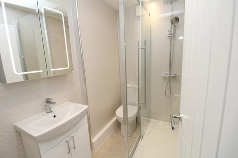 2 bedroom end of terrace house to rent, Old Dover Road, Blackheath SE3