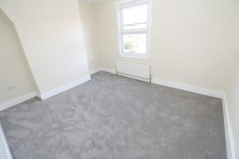 2 bedroom end of terrace house to rent, Old Dover Road, Blackheath SE3