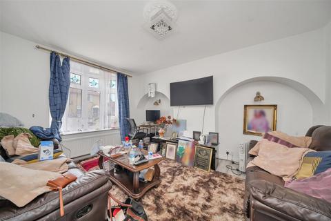 4 bedroom terraced house for sale, Osborne Road, Dagenham, RM9