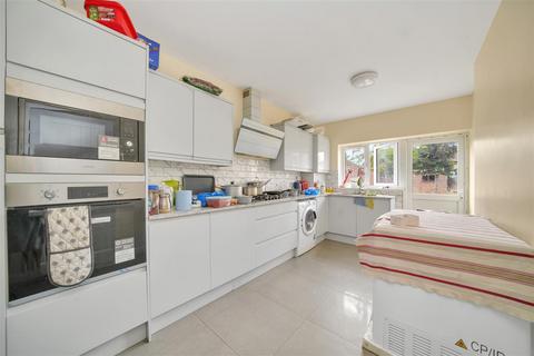 4 bedroom terraced house for sale, Osborne Road, Dagenham, RM9