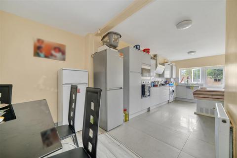 4 bedroom terraced house for sale, Osborne Road, Dagenham, RM9