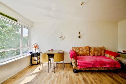 1 bedroom flat for sale, Cedars Court, Edmonton, N9