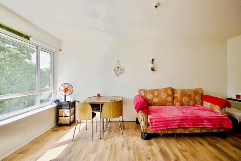 1 bedroom flat for sale, Cedars Court, Edmonton, N9