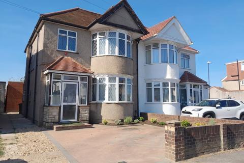 Ivanhoe Drive, Kenton, HA3