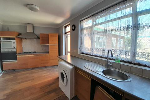 4 bedroom semi-detached house for sale, Ivanhoe Drive, Kenton, HA3
