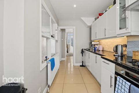 3 bedroom terraced house for sale, Reede Road, Dagenham