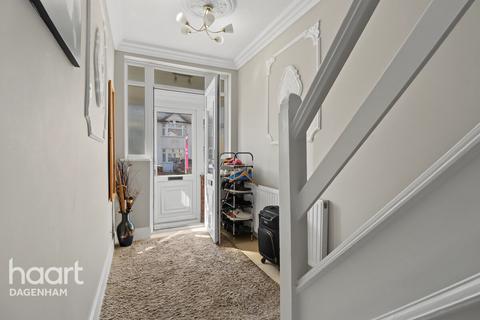 3 bedroom terraced house for sale, Reede Road, Dagenham