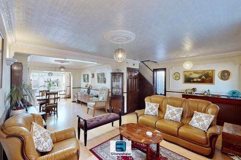 3 bedroom end of terrace house for sale, Salisbury Road, Dagenham, RM10