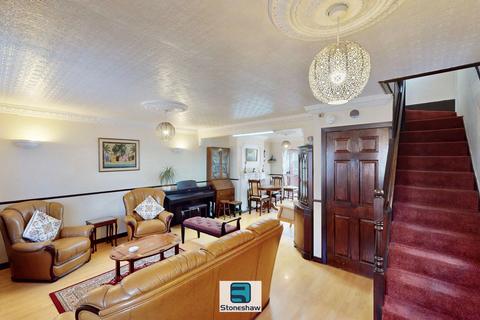 3 bedroom end of terrace house for sale, Salisbury Road, Dagenham, RM10