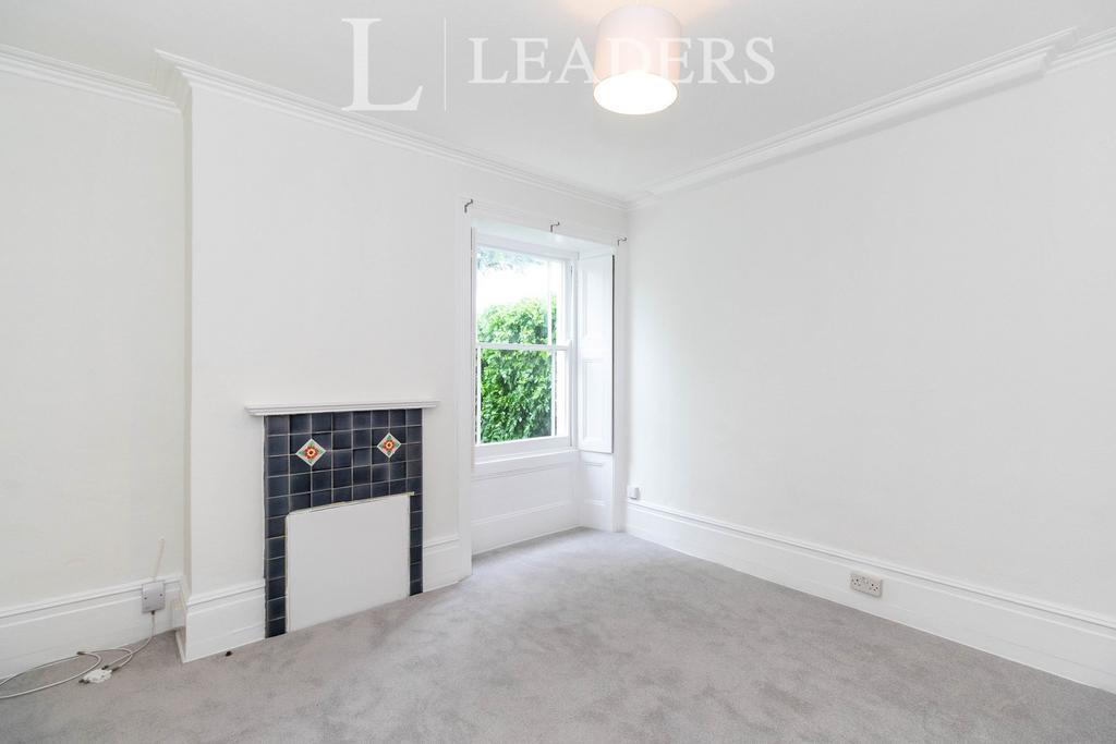Apartment in New Malden - View 4