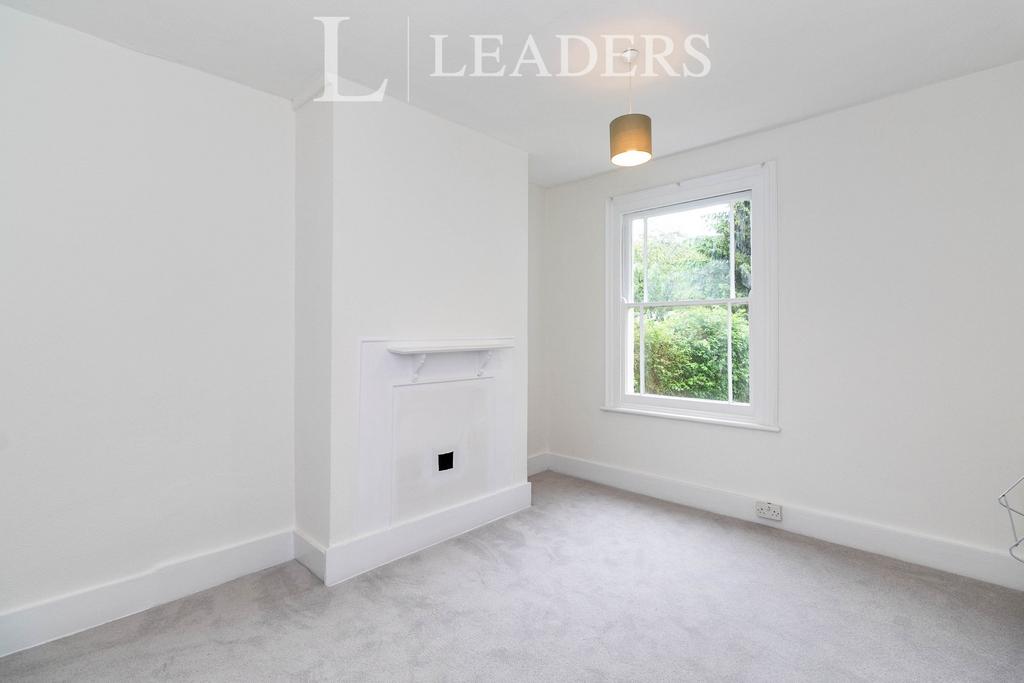 Apartment in New Malden - View 5