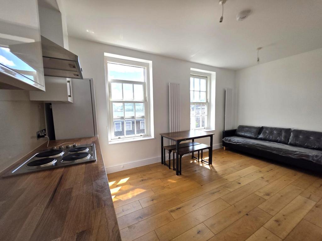Apartment in London - View 2
