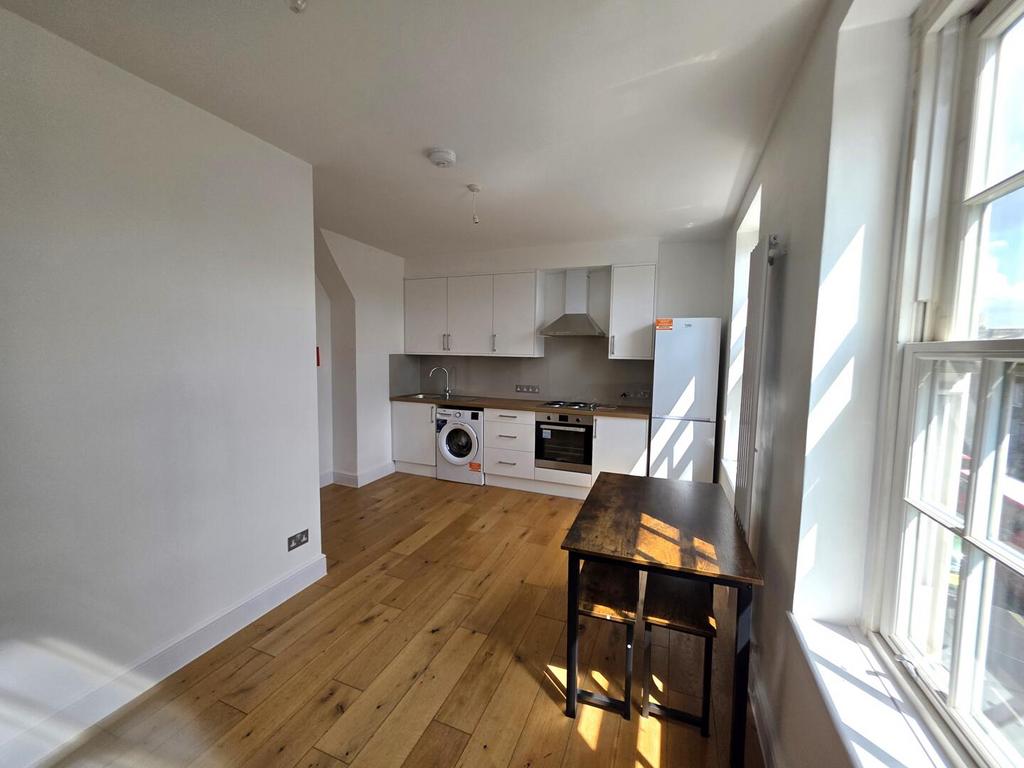 Apartment in London - View 4