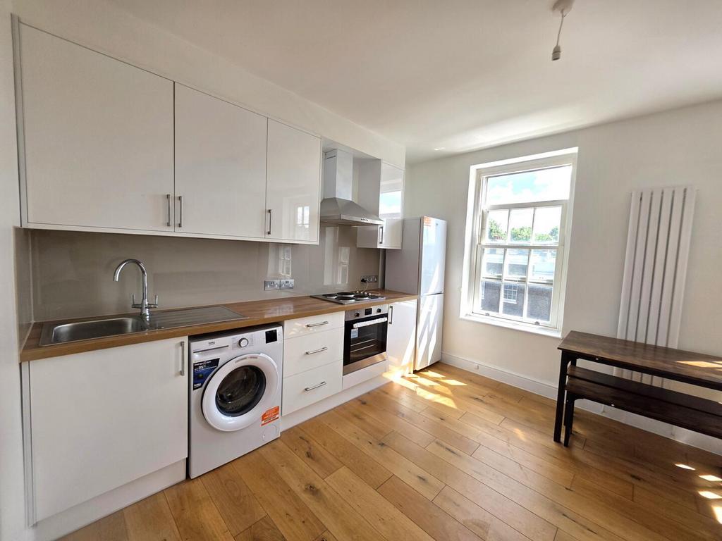 Apartment in London - View 5