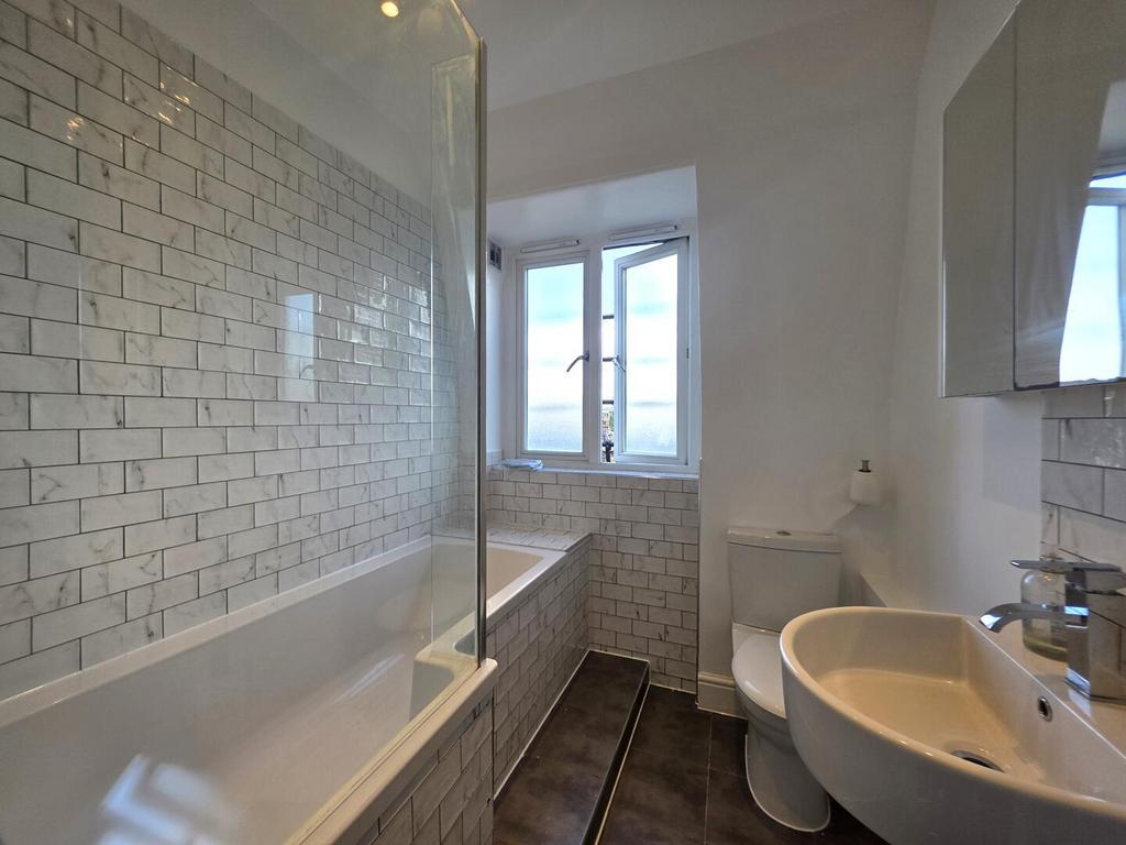 Apartment in London - More