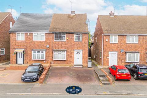 3 bedroom semi-detached house to rent, Tennyson Road, Coventry CV2