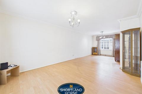 3 bedroom semi-detached house to rent, Tennyson Road, Coventry CV2