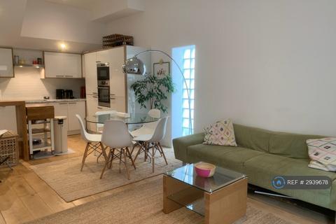 3 bedroom end of terrace house to rent, Shore Road, London, E9