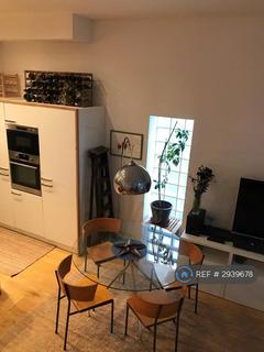 3 bedroom end of terrace house to rent, Shore Road, London, E9