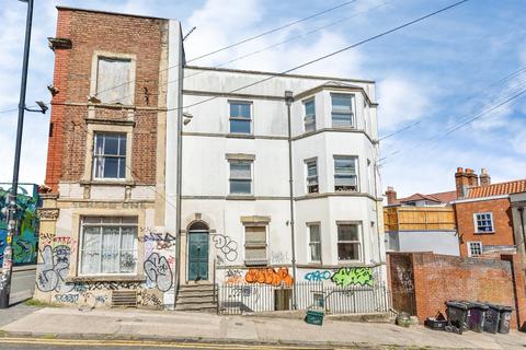 1 bedroom flat for sale, Hillgrove Street, Stokes Croft, Bristol