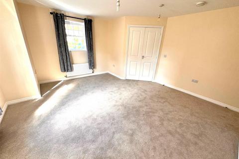 2 bedroom flat to rent, Conyger Close, Corby NN18
