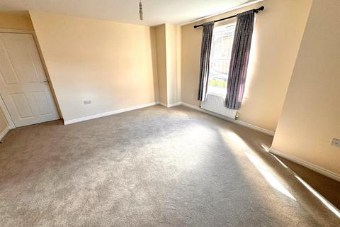 2 bedroom flat to rent, Conyger Close, Corby NN18