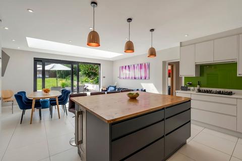 5 bedroom detached house for sale, High View, Cheam, SM2