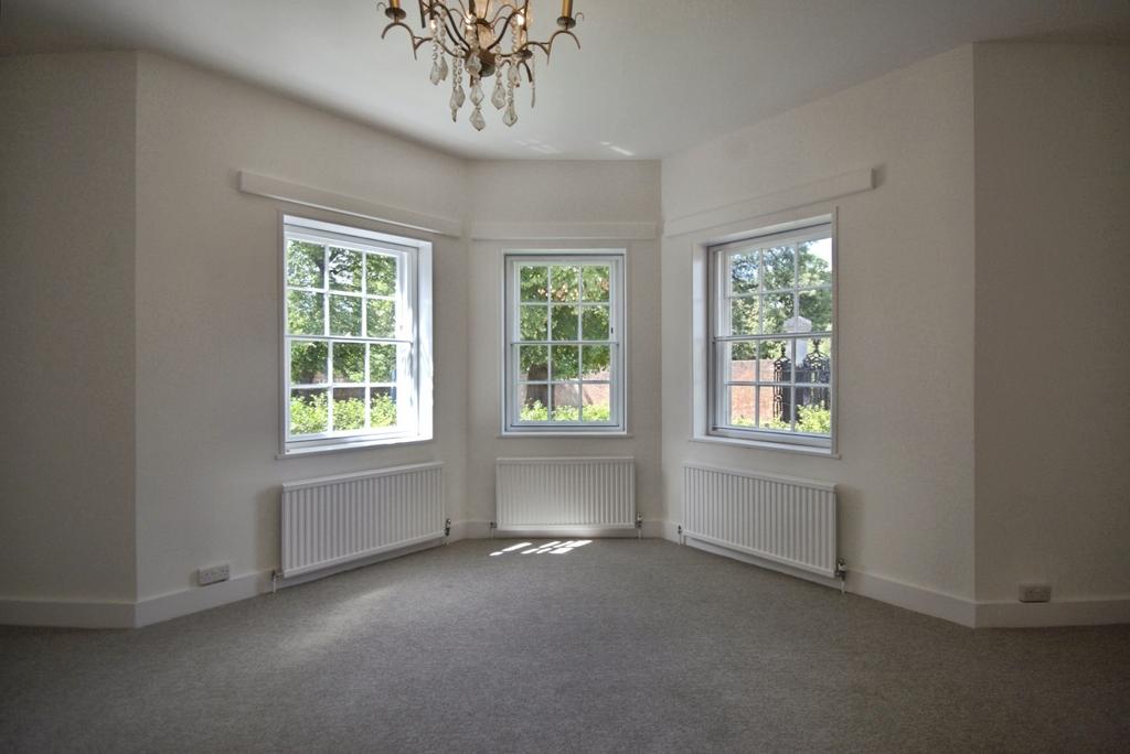 House in Isleworth - View 4