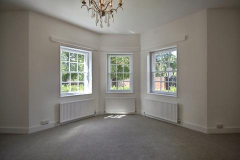 3 bedroom detached house to rent, Park Road, Isleworth