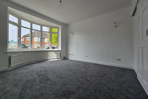 4 bedroom semi-detached house to rent, Lamborne Road, Leicester LE2