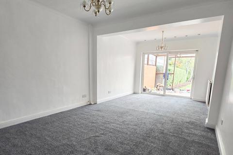 4 bedroom semi-detached house to rent, Lamborne Road, Leicester LE2