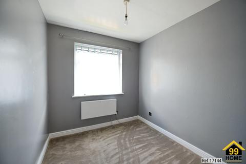 2 bedroom flat for sale, Royle Close, Romford, Essex, RM2