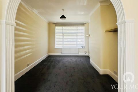 3 bedroom semi-detached house to rent, New House Lane, Kent DA11