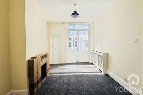3 bedroom semi-detached house to rent, New House Lane, Kent DA11