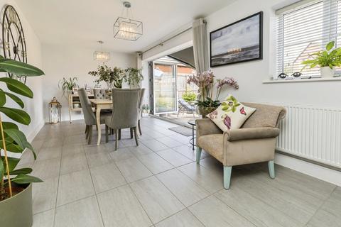 4 bedroom detached house for sale, Kingfisher Way, Oswestry SY10