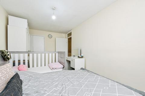 3 bedroom flat for sale, Warrior Square, Manor Park, London, E12