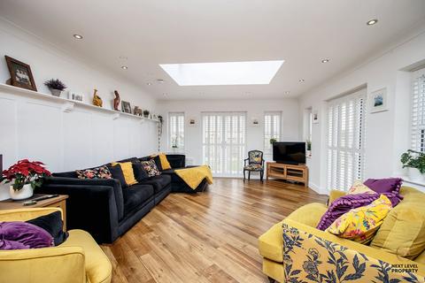 3 bedroom detached bungalow for sale, Juniper Close, Doddington, PE15