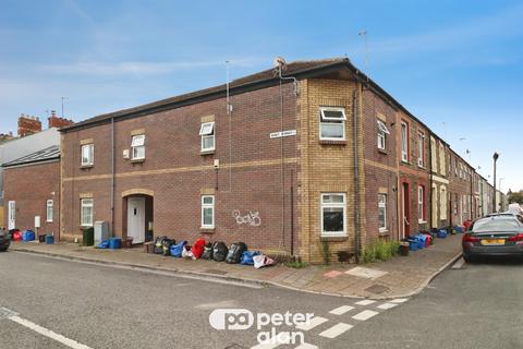 1 bedroom ground floor flat for sale, Railway Street, Cardiff