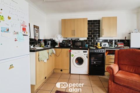 1 bedroom ground floor flat for sale, Railway Street, Cardiff