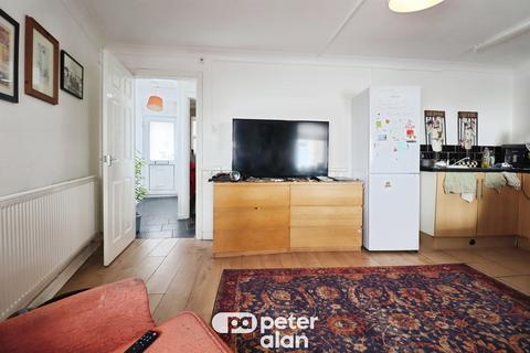 1 bedroom ground floor flat for sale, Railway Street, Cardiff