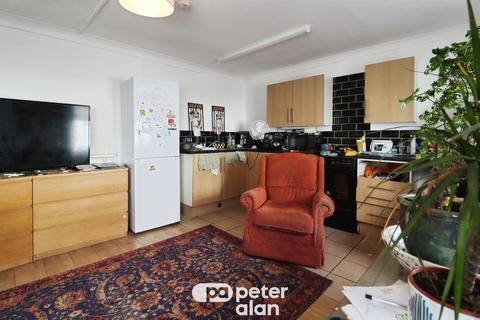 1 bedroom ground floor flat for sale, Railway Street, Cardiff