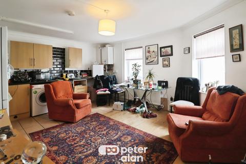 1 bedroom ground floor flat for sale, Railway Street, Cardiff