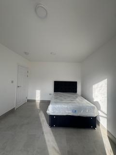 2 bedroom flat to rent, Leeland Road, London W13