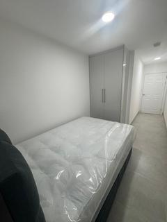 2 bedroom flat to rent, Leeland Road, London W13