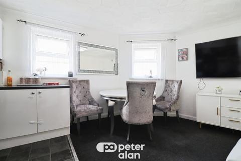 2 bedroom flat for sale, Railway Street, CARDIFF