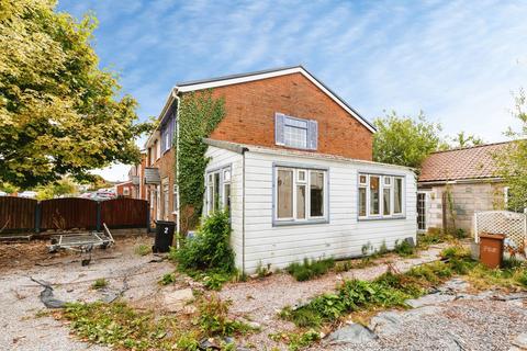 3 bedroom semi-detached house for sale, Fammau View Drive, Penyffordd, Chester, Flintshire, CH4