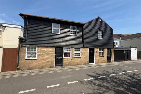 2 bedroom apartment to rent, Saunders Street, Gillingham